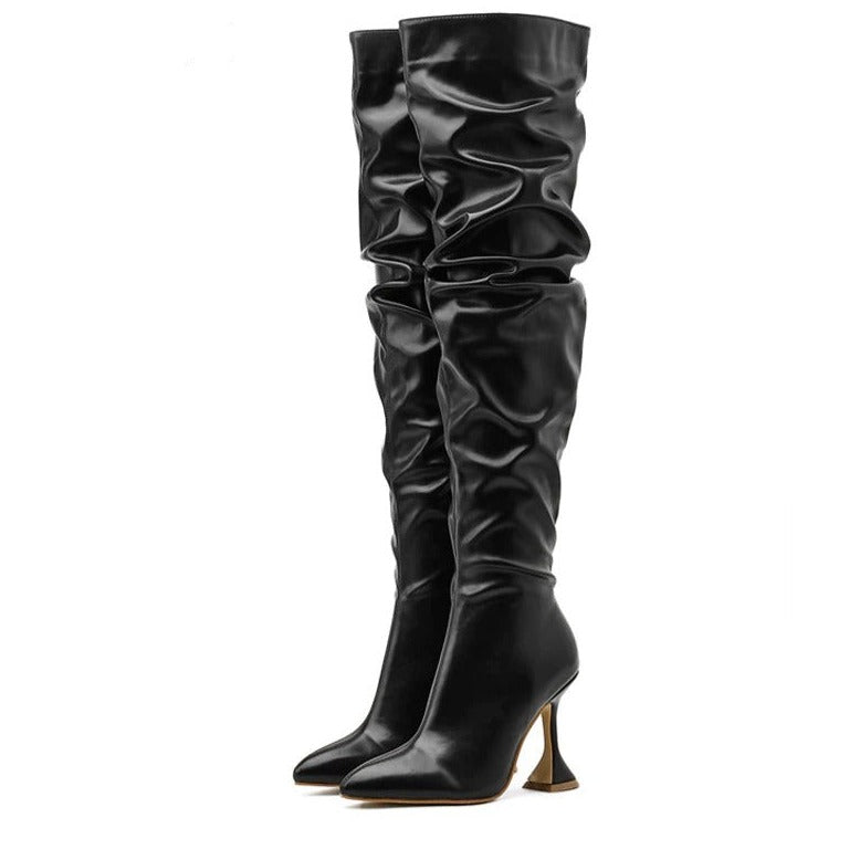 Schwarze Overknee-Stiefel aus Leder mit spitzer Zehe