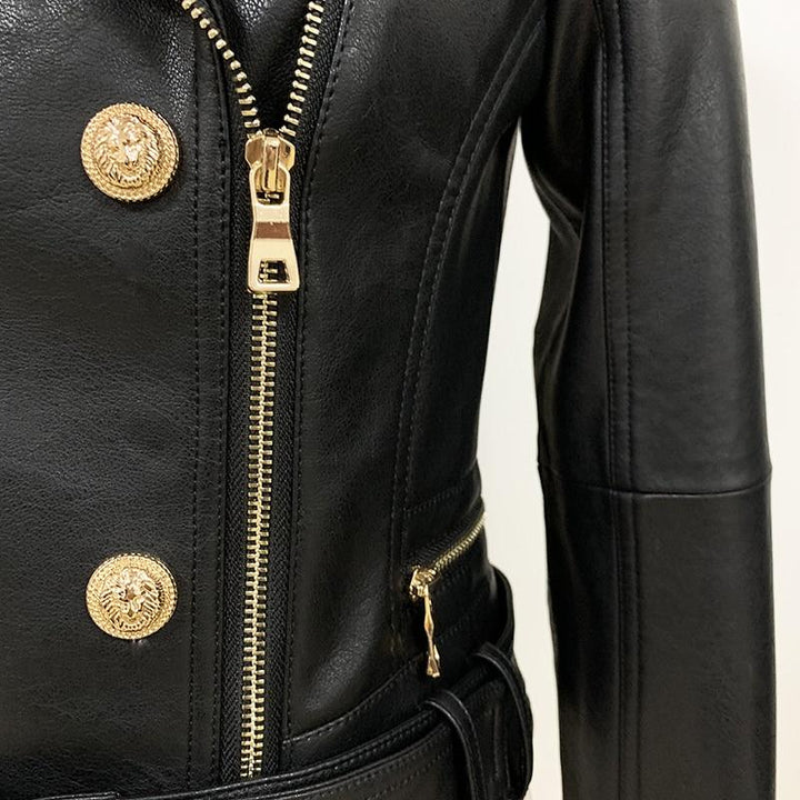 Bikerjacke aus schwarzem Leder mit goldenen Knöpfen